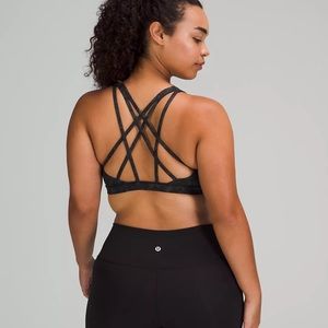 NWT🌟Free to be Serene Bra